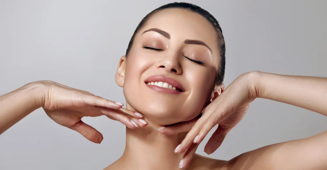 Visage en gros plan, lumière naturelle
